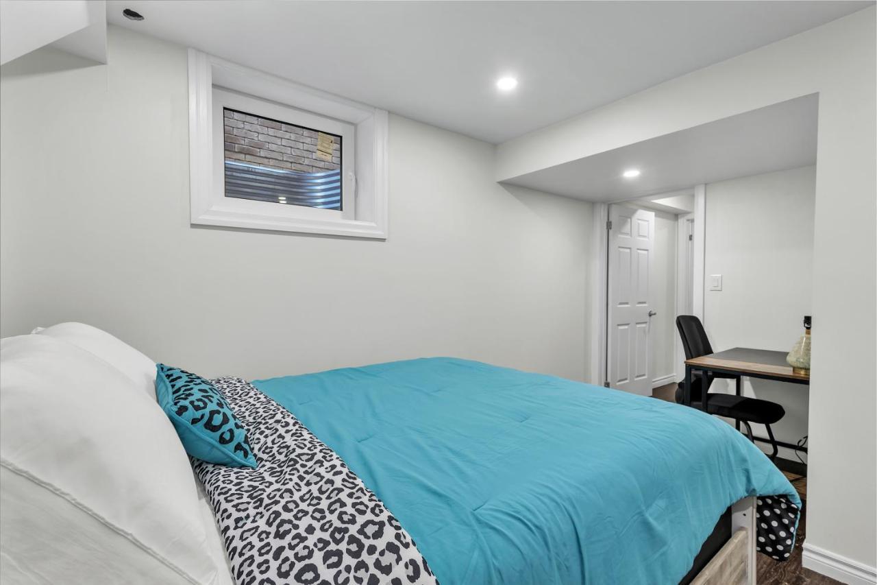 Modern 1 Bedroom + Den In Cambridge Exterior foto